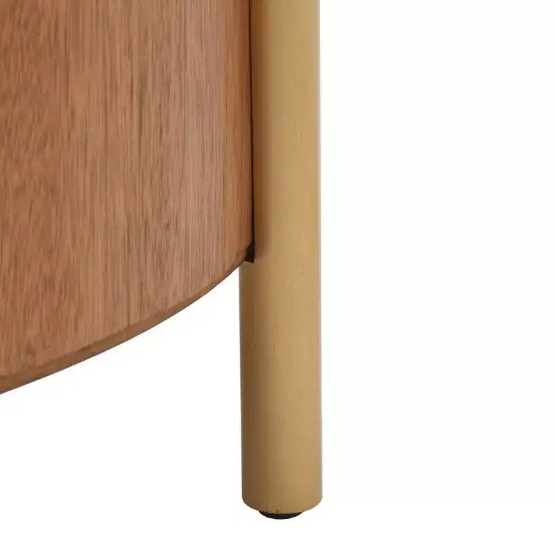 Tavolino rotondo da caffè con base color oro
